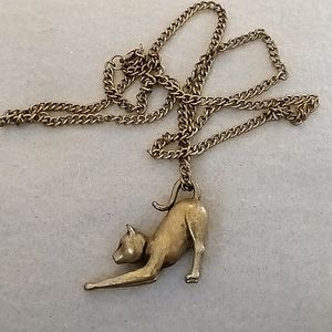 😽🐾🐾Stretching cat necklace